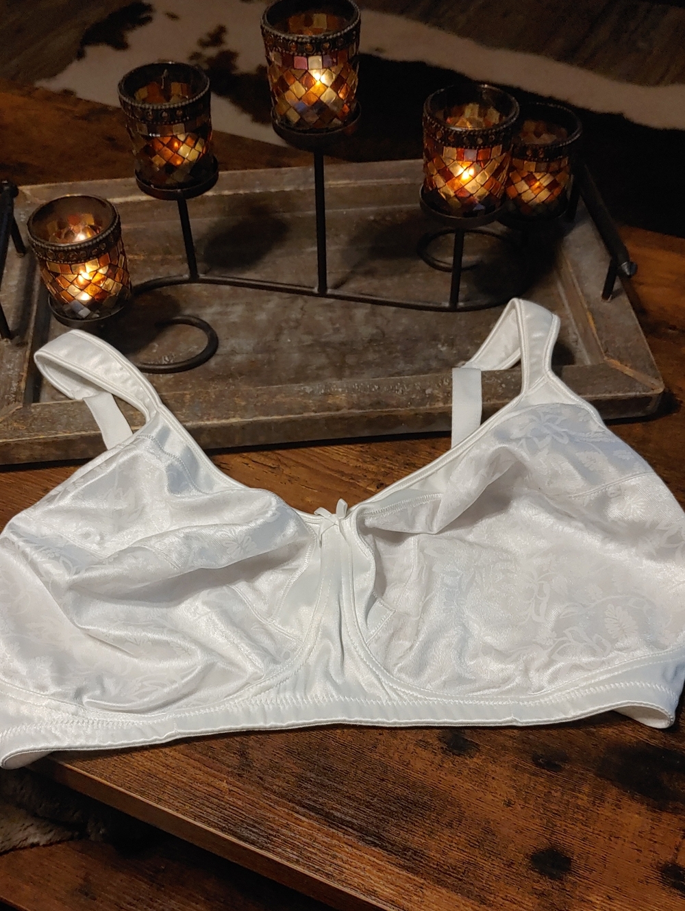 Bali Beautiful 44DD White Satin Floral Unpadded Wirefree Bra